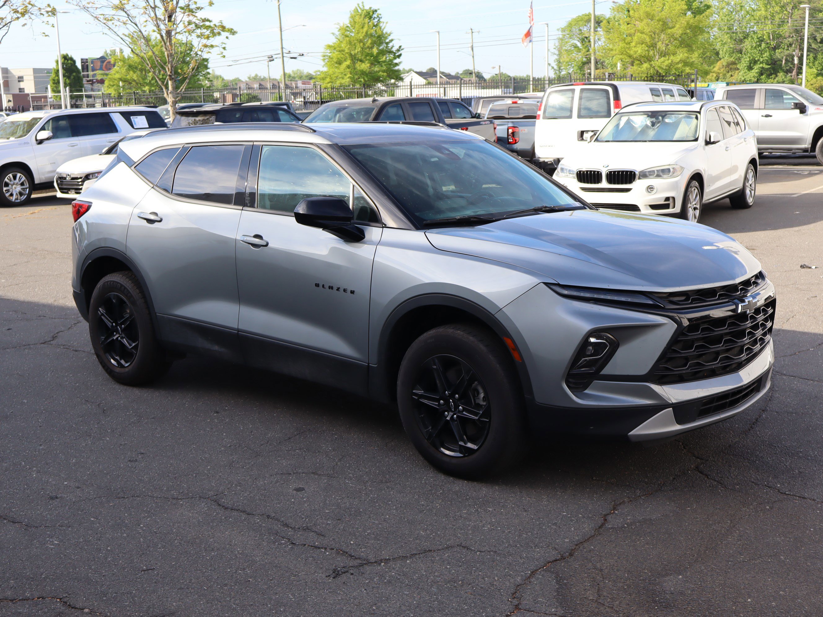 Used 2025 Chevrolet Blazer LT w/ Midnight/Sport Edition image 2