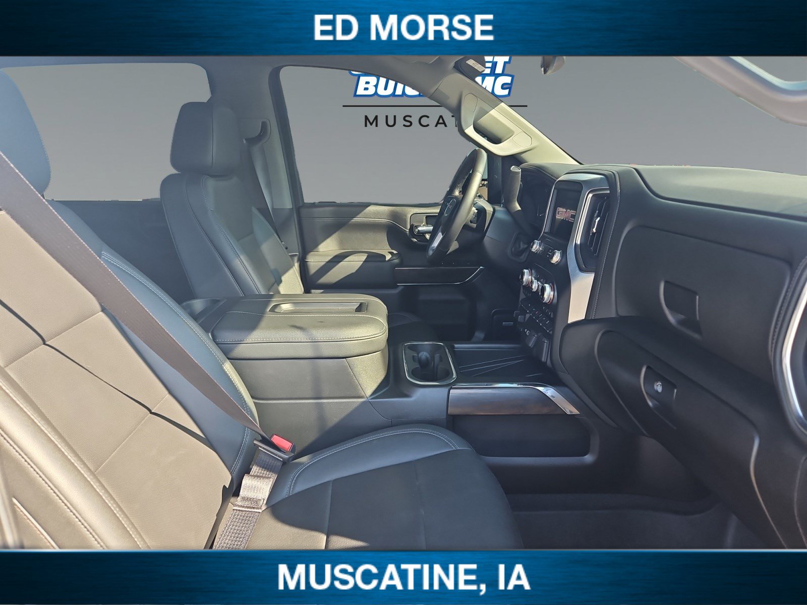 Used 2022 GMC Sierra 2500 SLT w/ SLT Preferred Package AWD/4WD image 16