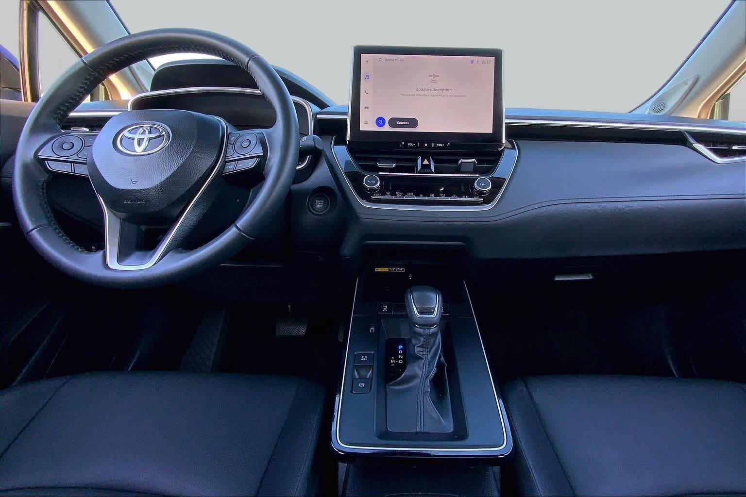 Used 2026 Toyota Corolla Cross XLE w/ Convenience Package FWD image 15