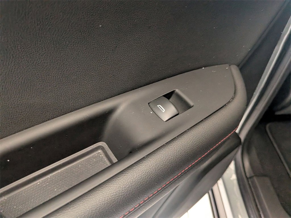 Used 2025 Chevrolet Blazer RS image 27