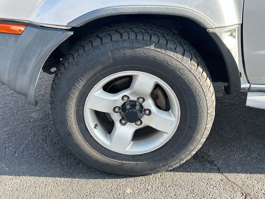 Used 2004 Nissan Xterra XE AWD/4WD image 12