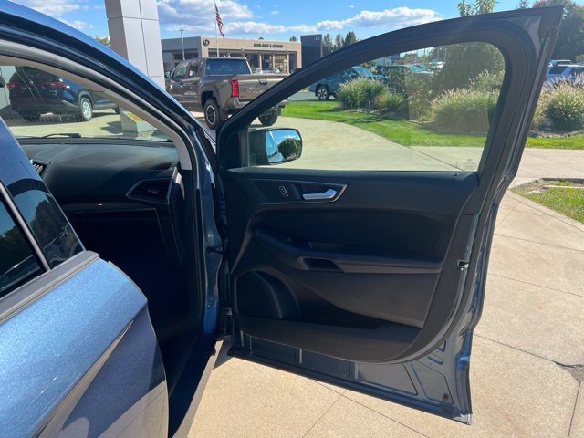 Used 2019 Ford Edge SE FWD image 36