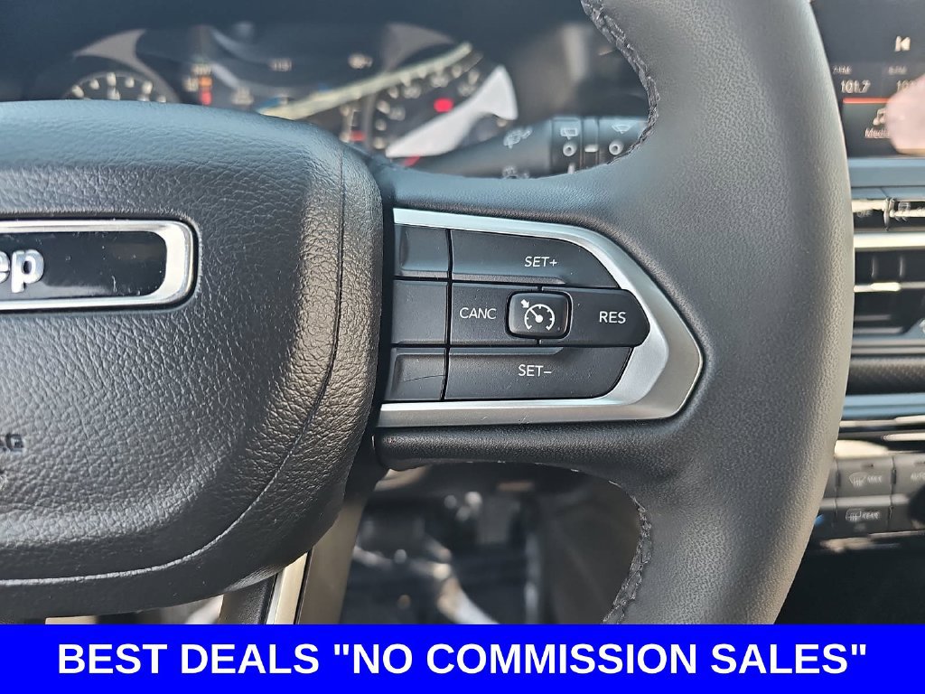 Used 2023 Jeep Compass Latitude w/ Sun and Sound Group AWD/4WD image 17