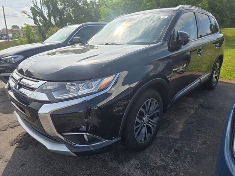 Used 2017 Mitsubishi Outlander SEL AWD/4WD image 1