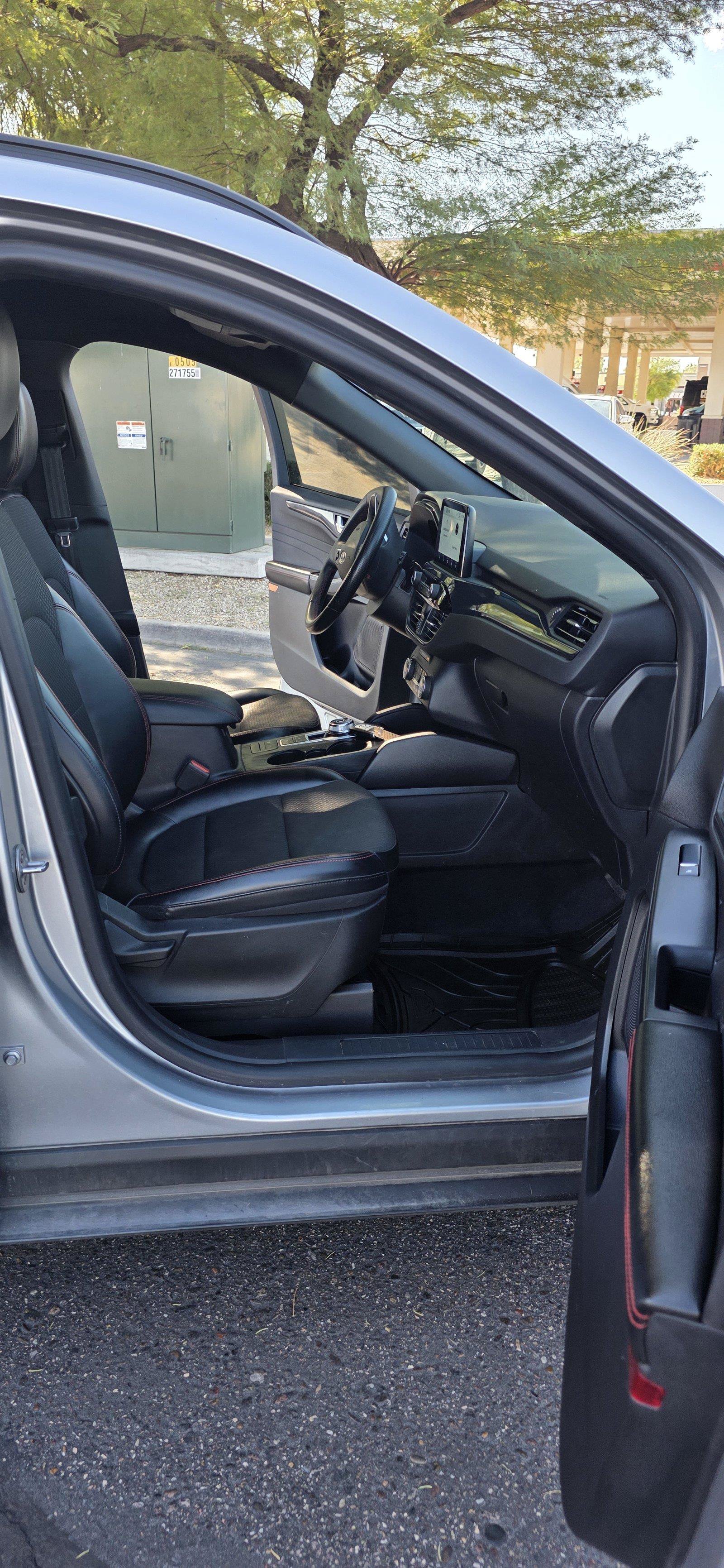 Used 2023 Ford Escape ST-Line FWD image 13