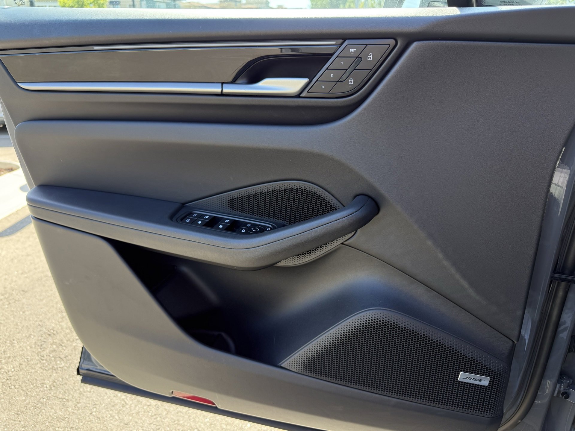Used 2025 Porsche Macan Electric image 24