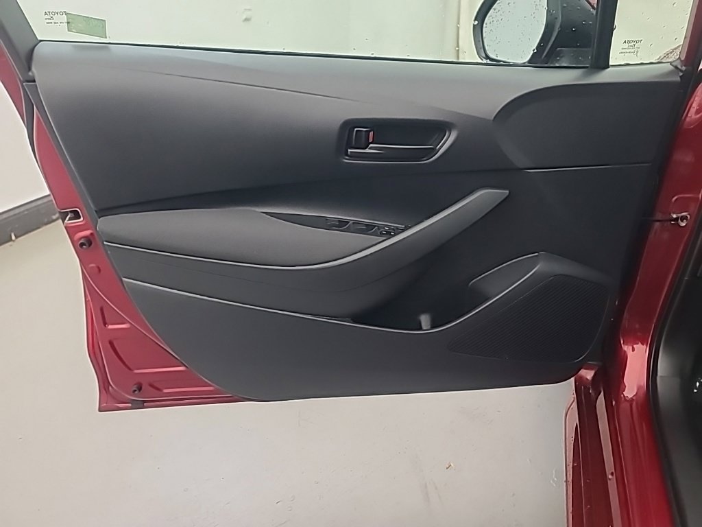 Used 2025 Toyota Corolla LE FWD image 22