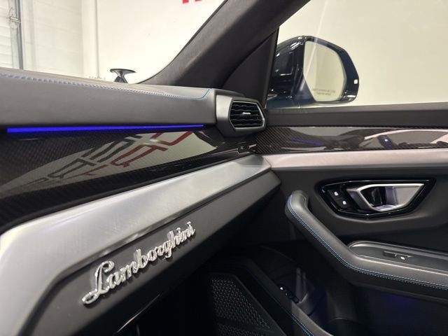 Used 2020 Lamborghini Urus image 31
