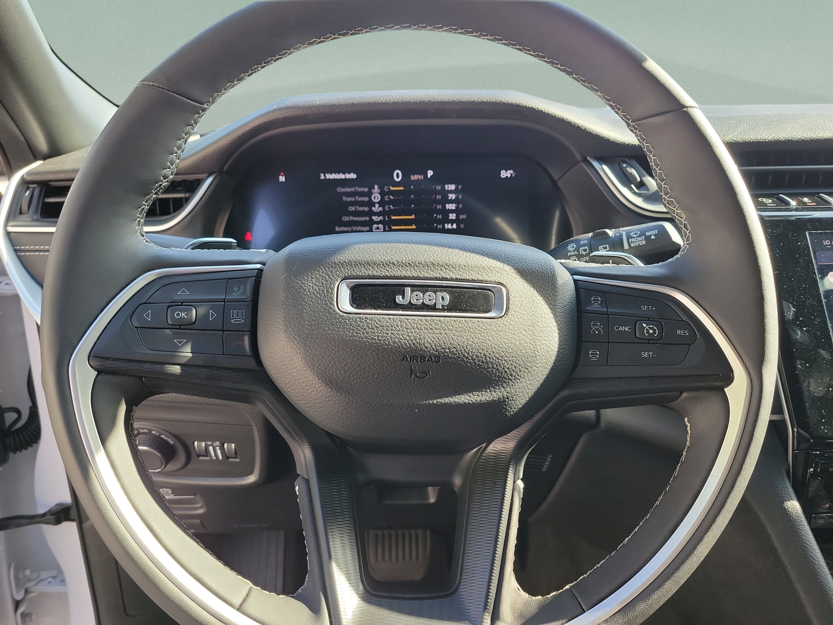 Certified 2025 Jeep Grand Cherokee Altitude AWD/4WD image 17