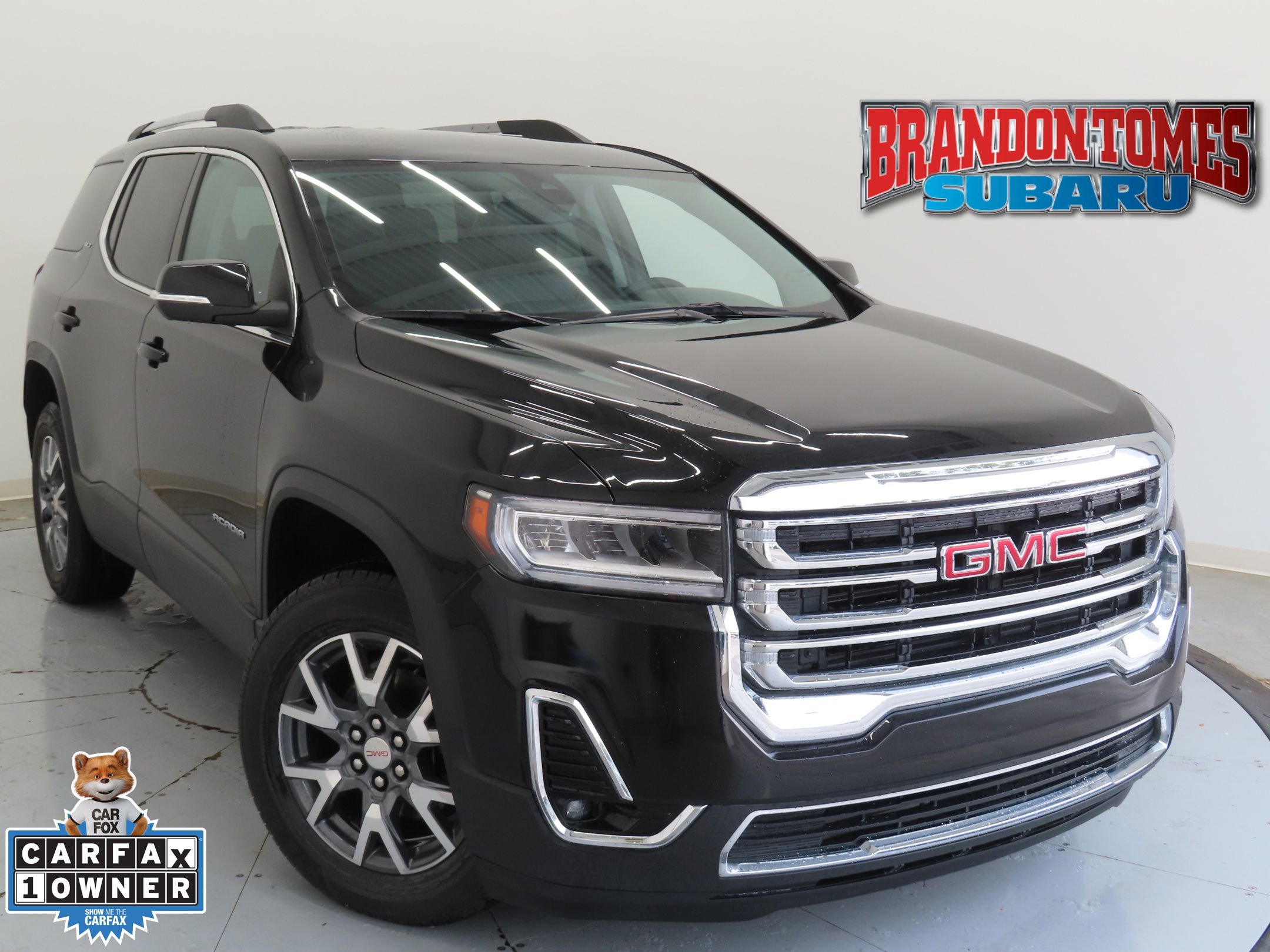 Used 2023 GMC Acadia SLT image 1