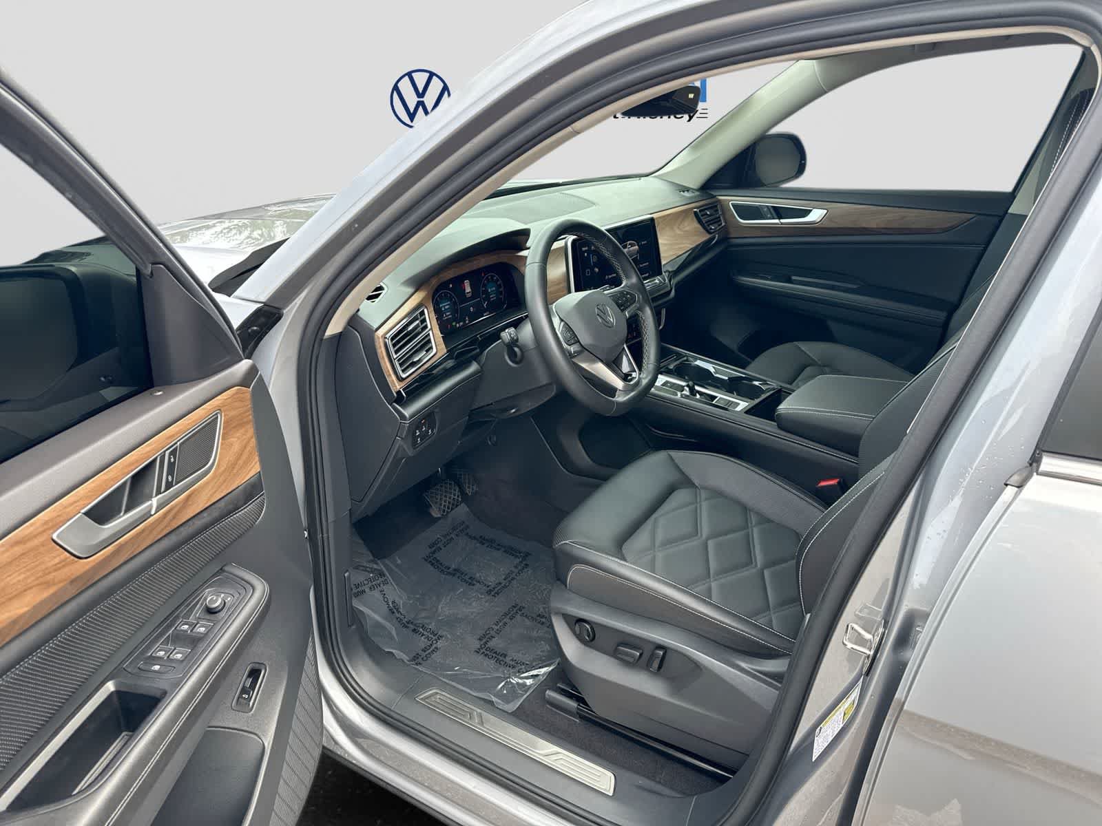 Used 2024 Volkswagen Atlas SE FWD image 10