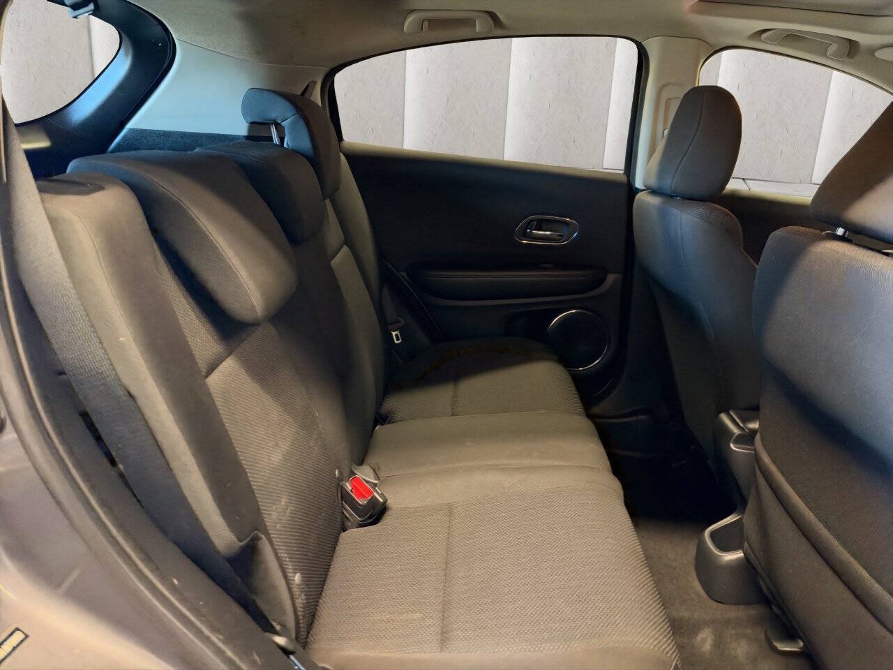 Used 2018 Honda HR-V EX image 16