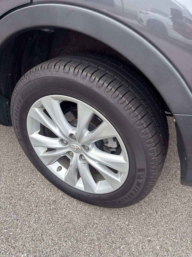 Used 2014 Toyota RAV4 Limited w/ Technology Package AWD/4WD image 20