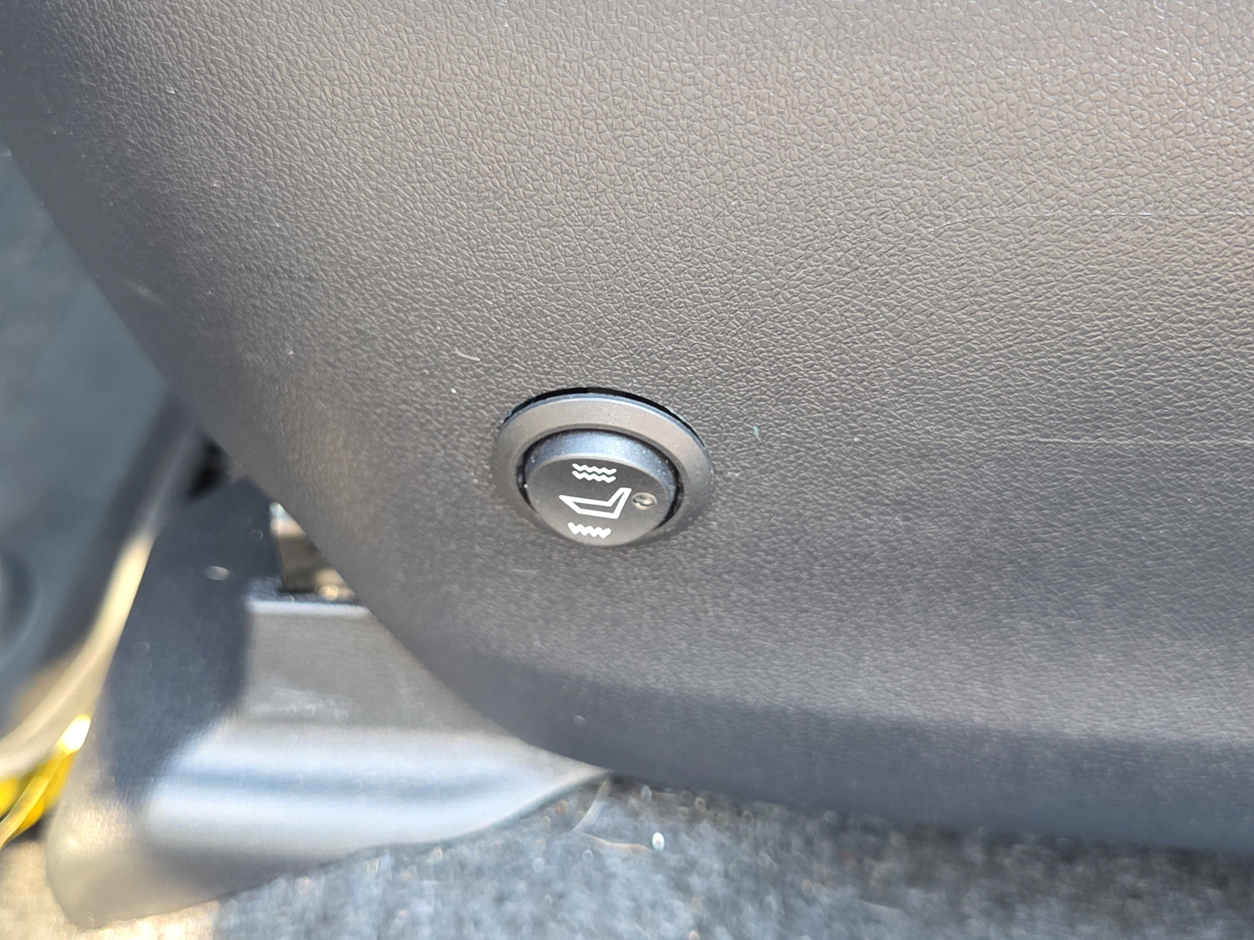 Used 2018 Toyota RAV4 LE w/ All Weather Liner Package AWD/4WD image 34