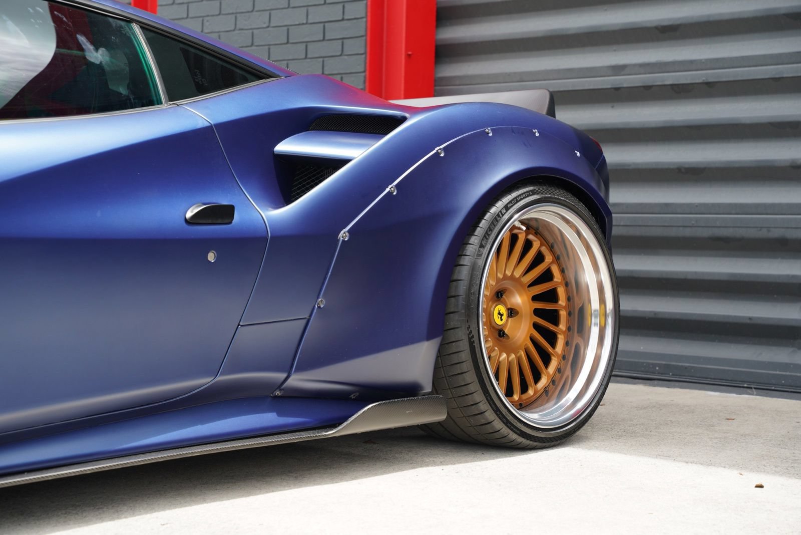Used 2017 Ferrari 488 GTB RWD image 10