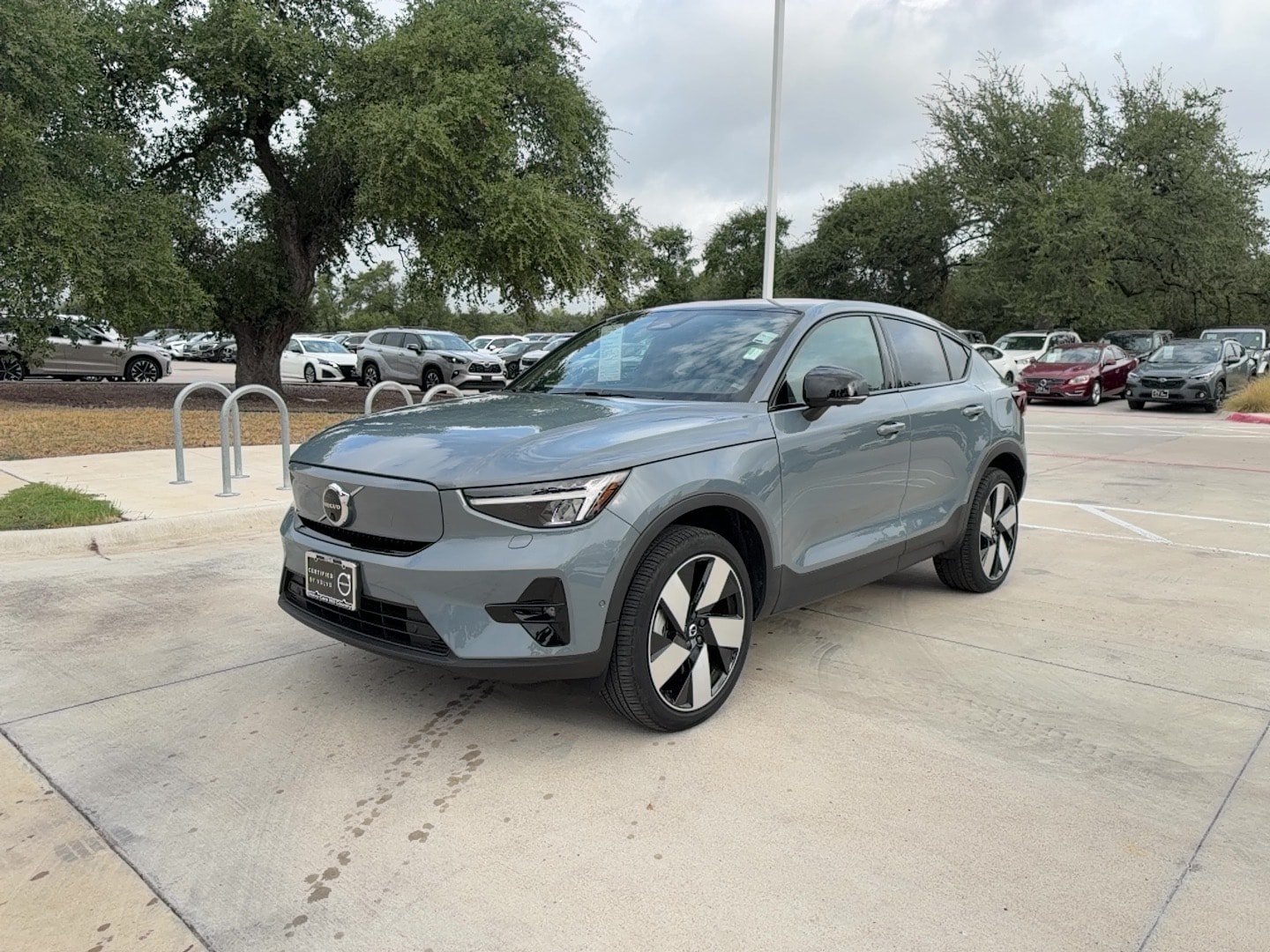 Certified 2023 Volvo C40 P8 Recharge Plus w/ Climate Package AWD/4WD image 2