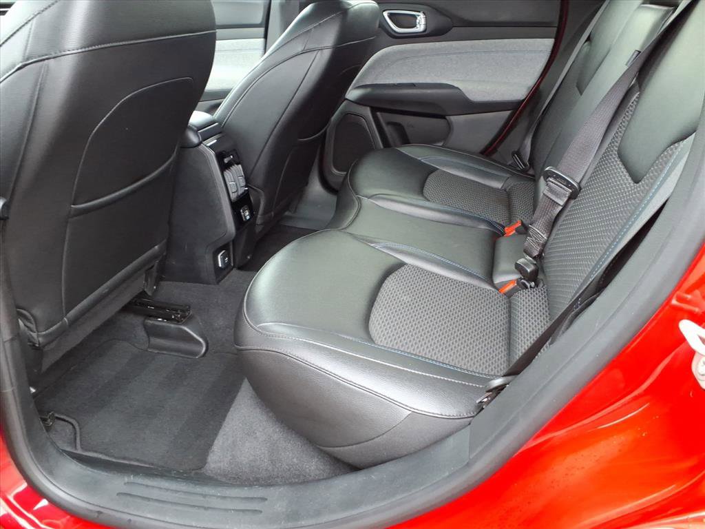 Used 2024 Jeep Compass Latitude image 13