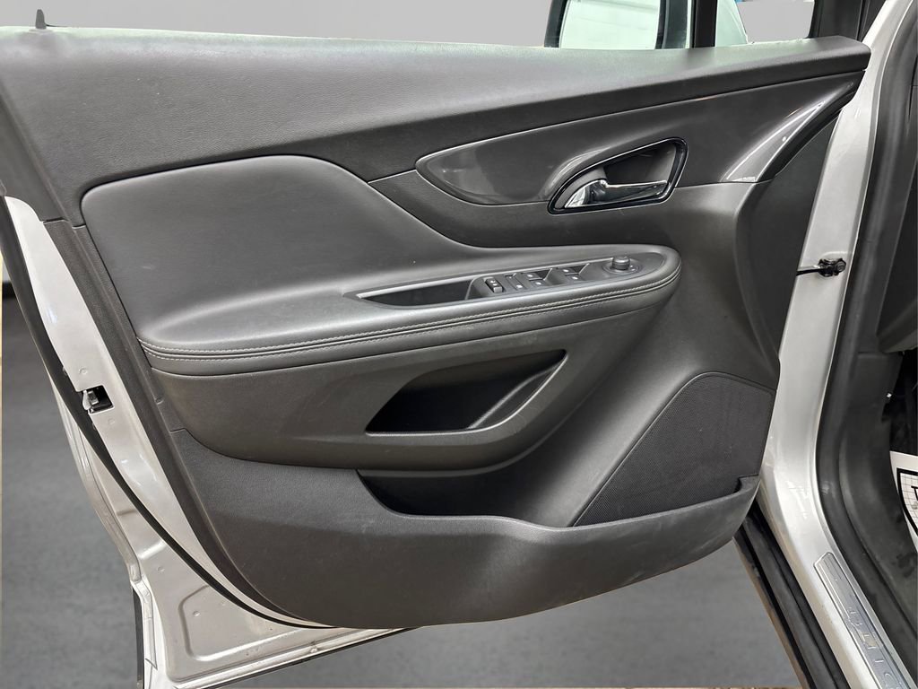 Used 2022 Buick Encore Preferred w/ Safety Package image 22