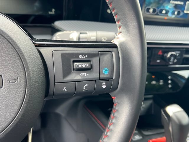 Used 2025 Nissan Kicks SR AWD/4WD image 23