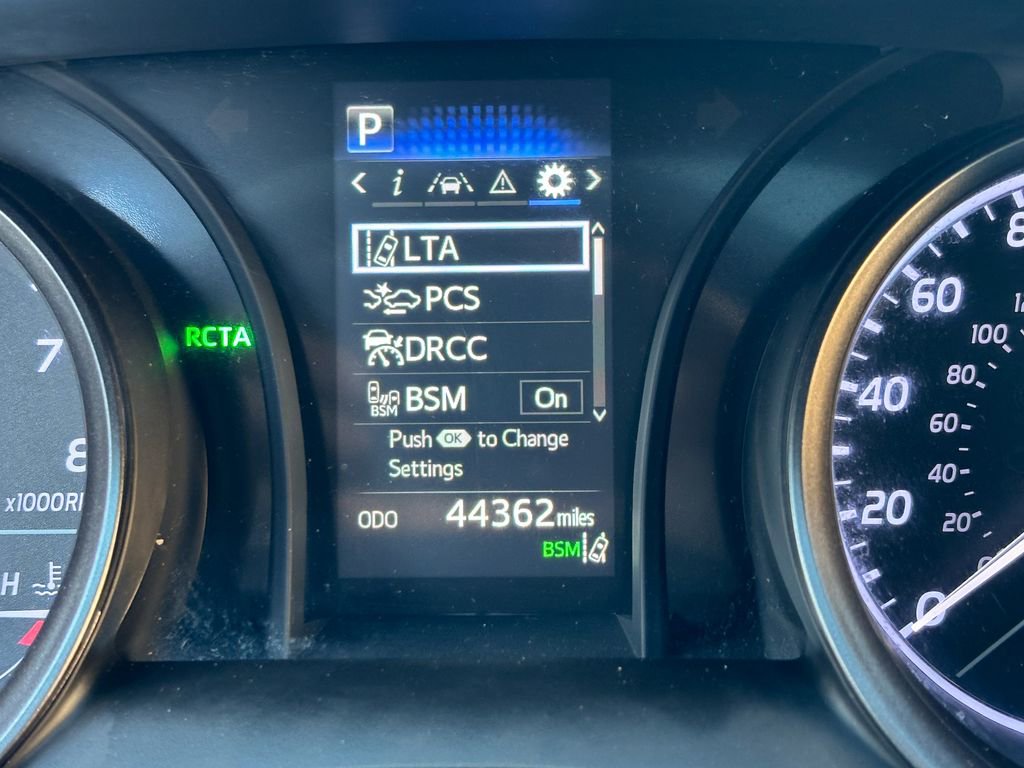 Used 2022 Toyota Camry SE w/ Convenience Package FWD image 31