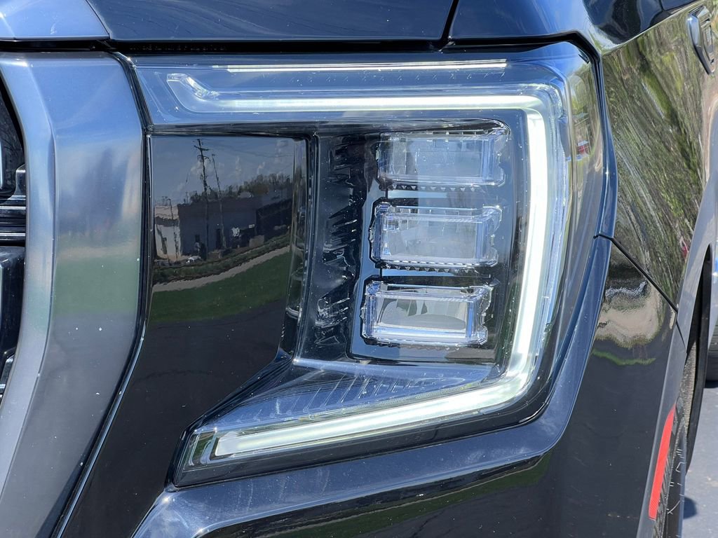 Used 2023 GMC Yukon XL AT4 w/ AT4 Premium Plus Package AWD/4WD image 45