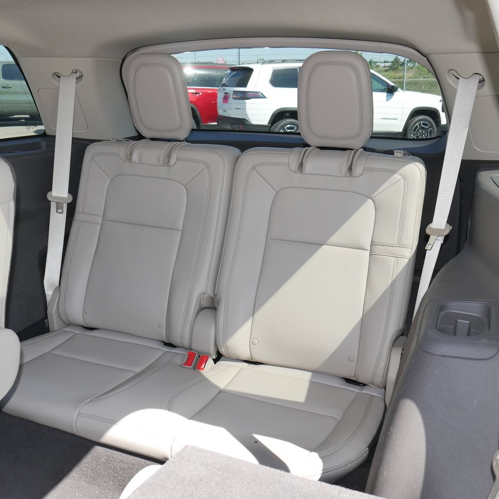 Used 2021 Lincoln Aviator Reserve w/ Equipment Group 202A AWD/4WD image 24