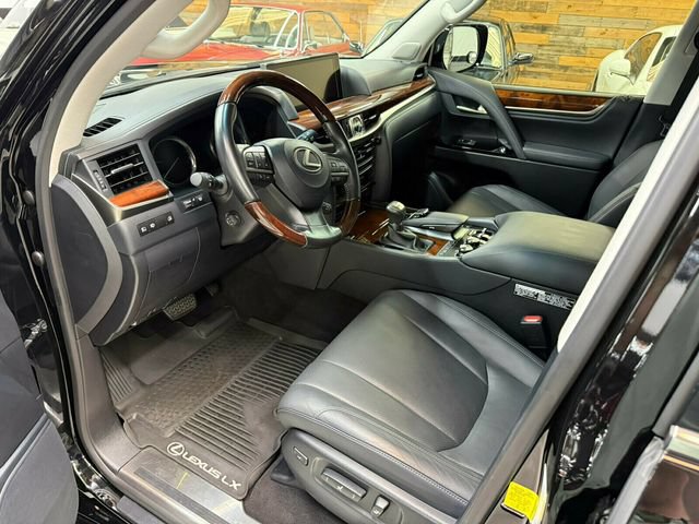 Used 2021 Lexus LX 570 4WD w/ Luxury Package image 11