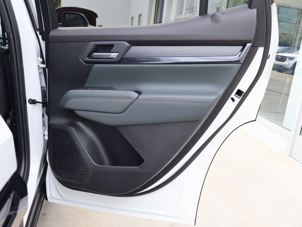 New 2026 GMC Terrain AT4 w/ Technology Package II image 30