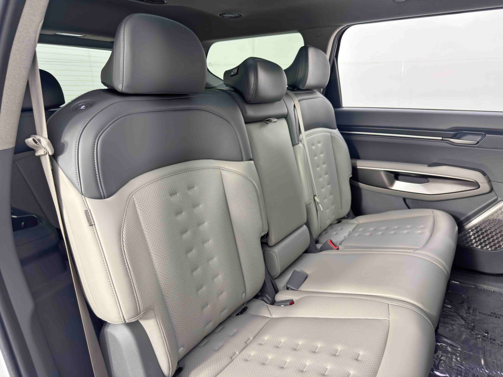 Used 2024 Kia EV9 Wind image 39