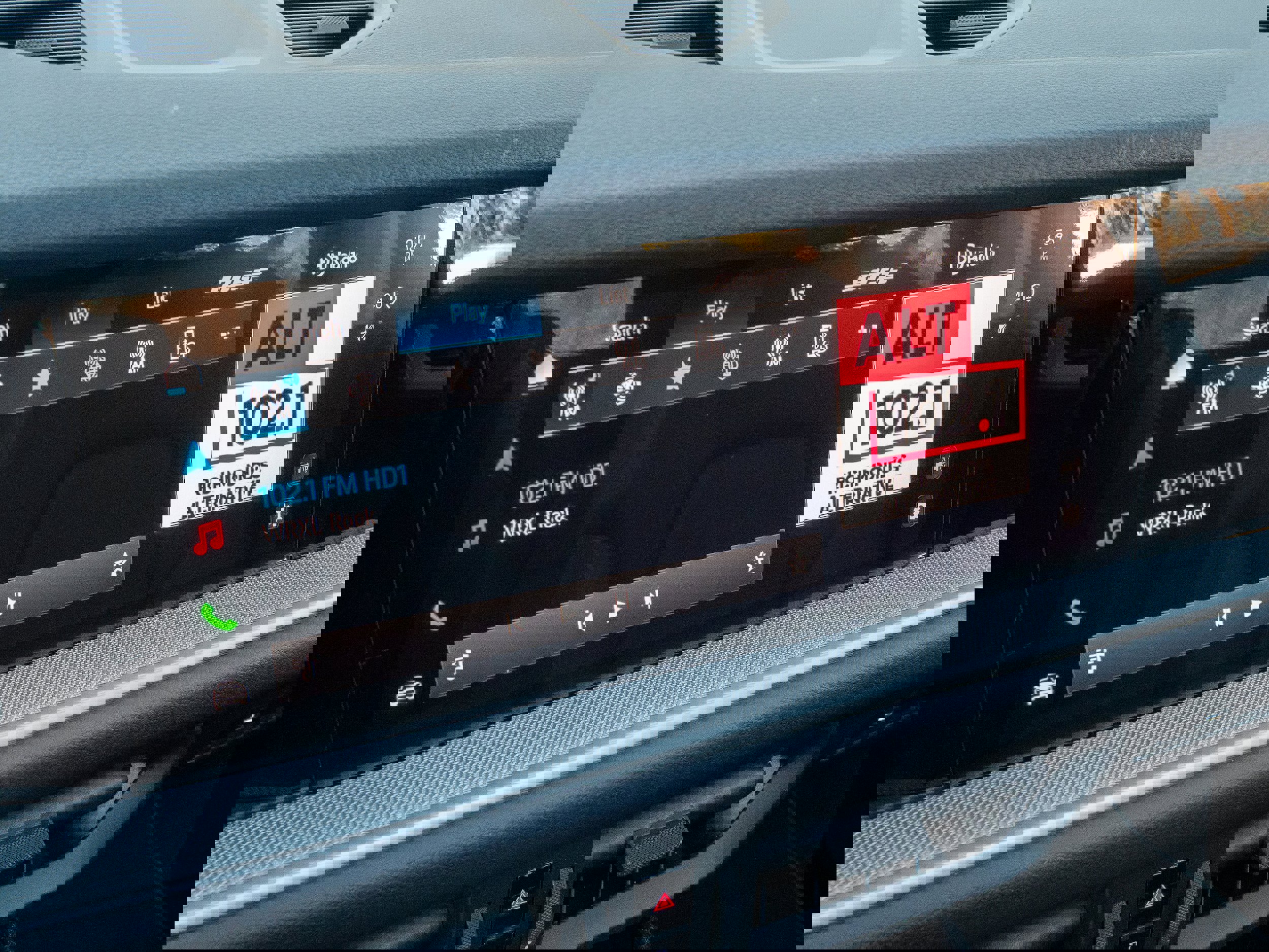 Certified 2024 Porsche Cayenne w/ Premium Package Plus (PFM) image 23