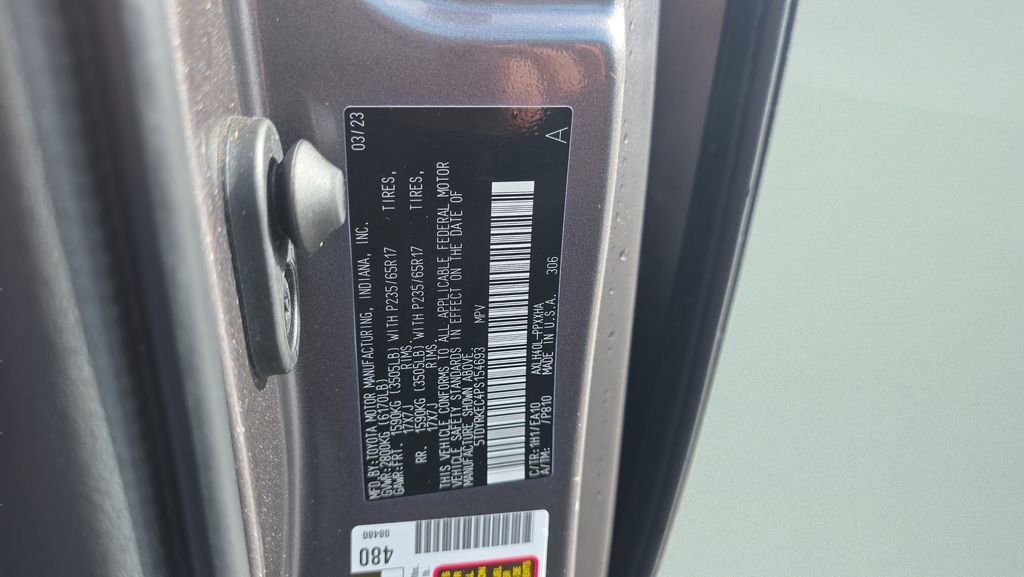Used 2023 Toyota Sienna XLE FWD image 25