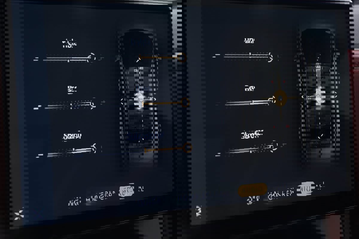 Used 2024 Jaguar F-PACE SVR image 62