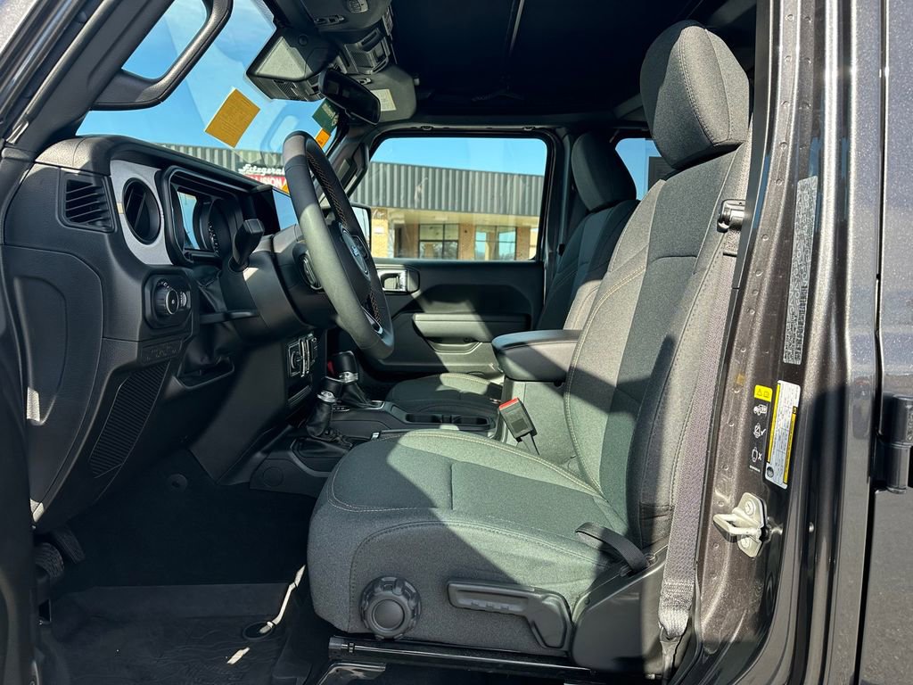 Used 2024 Jeep Wrangler Sport S image 14
