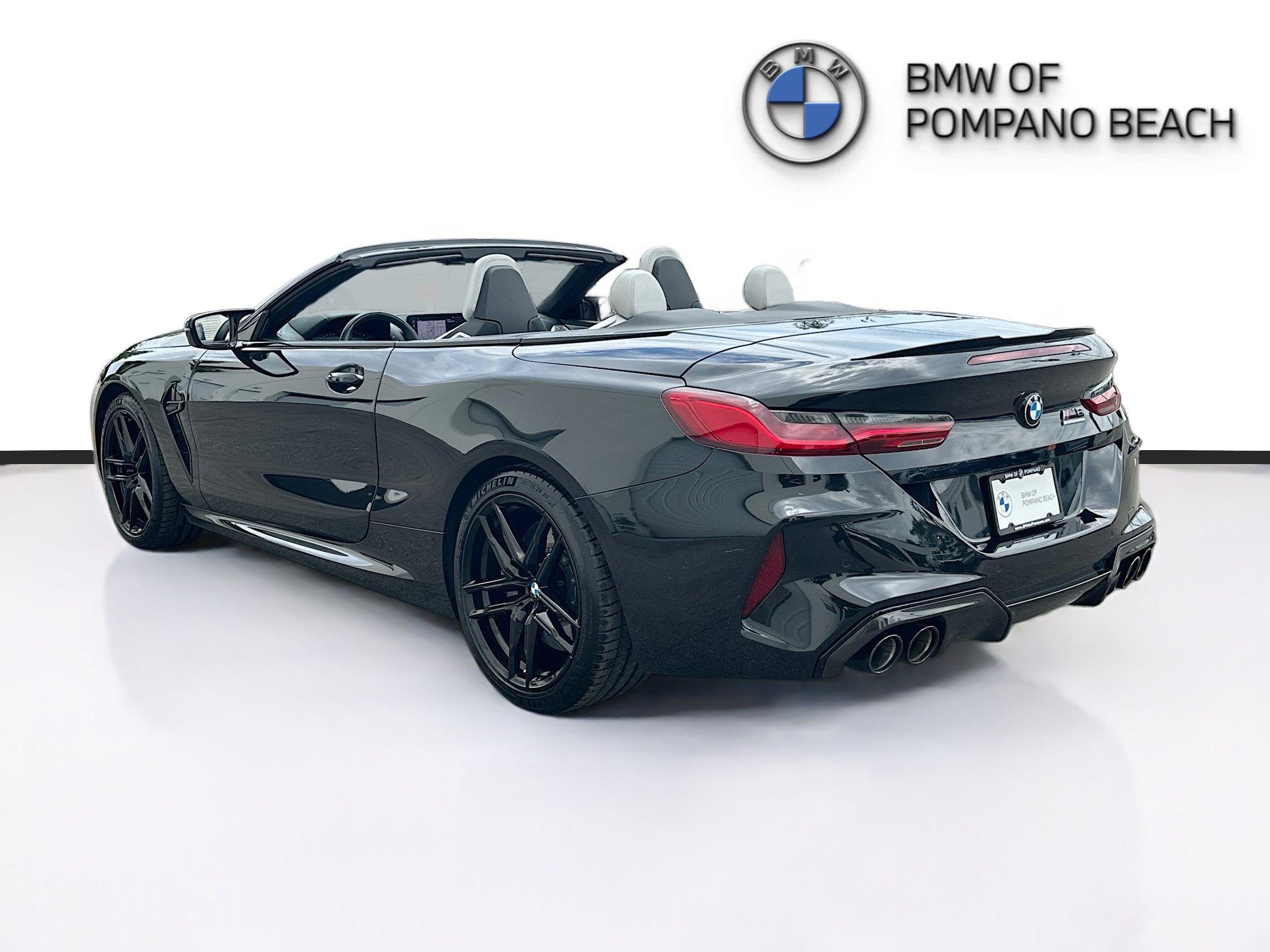Used 2023 BMW M8 Competition w/ M Carbon Exterior Package AWD/4WD image 5