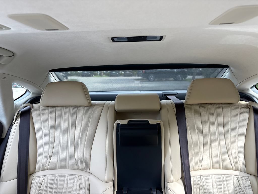 Used 2018 Lexus LS 500 w/ Interior Upgrade Package RWD image 21