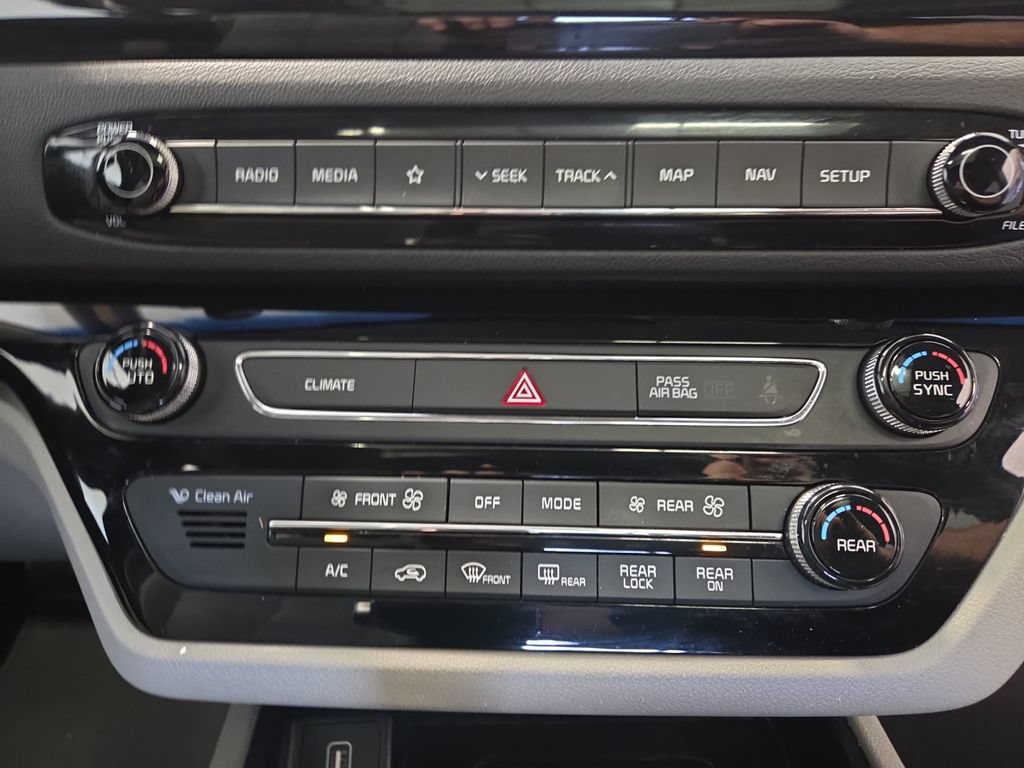 Used 2021 Kia Sedona SX FWD image 18