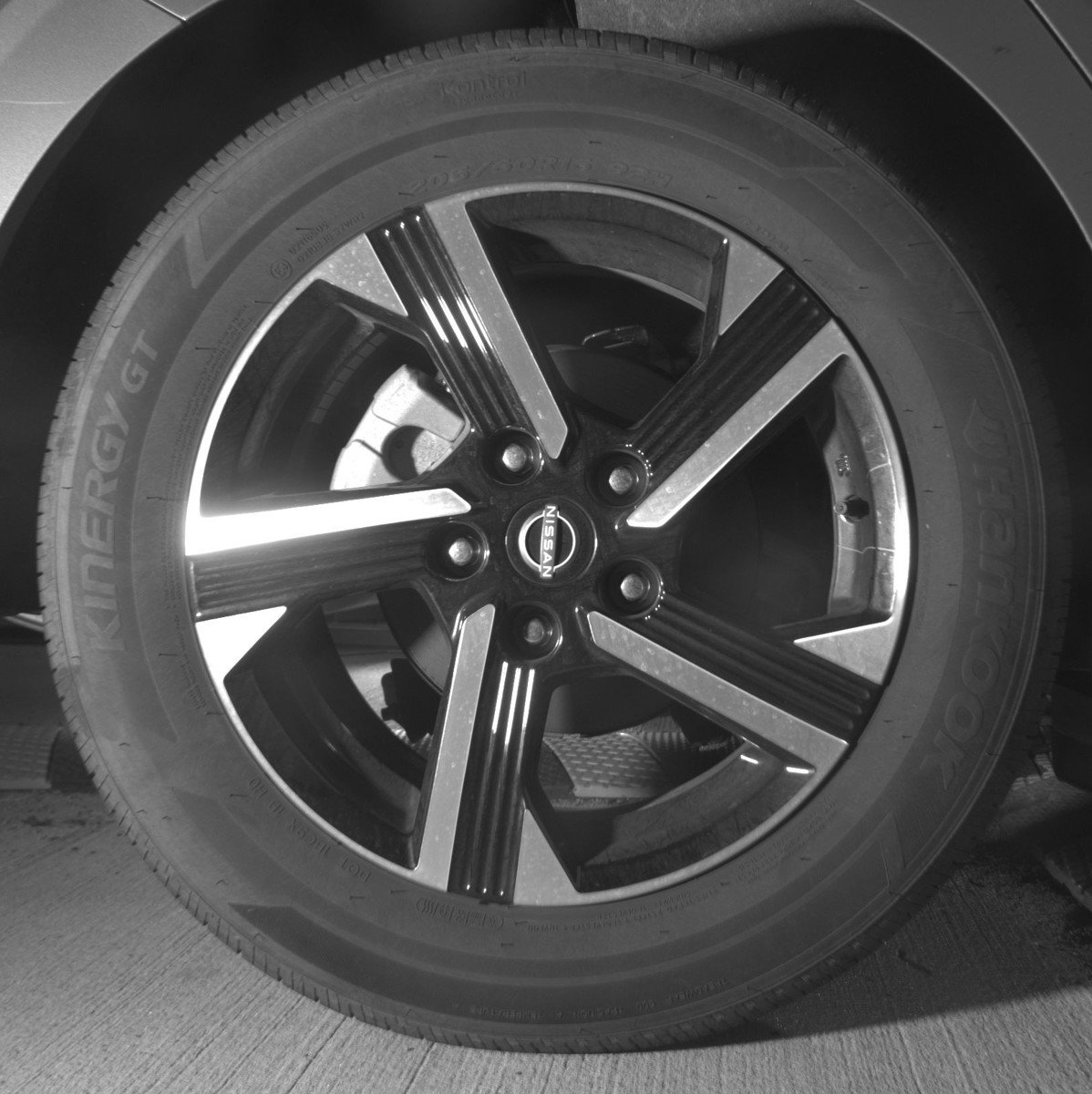 Used 2025 Nissan Sentra SV FWD image 15