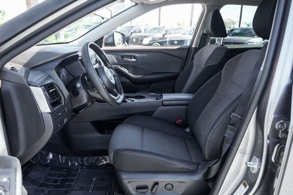 Used 2023 Nissan Rogue SV image 15