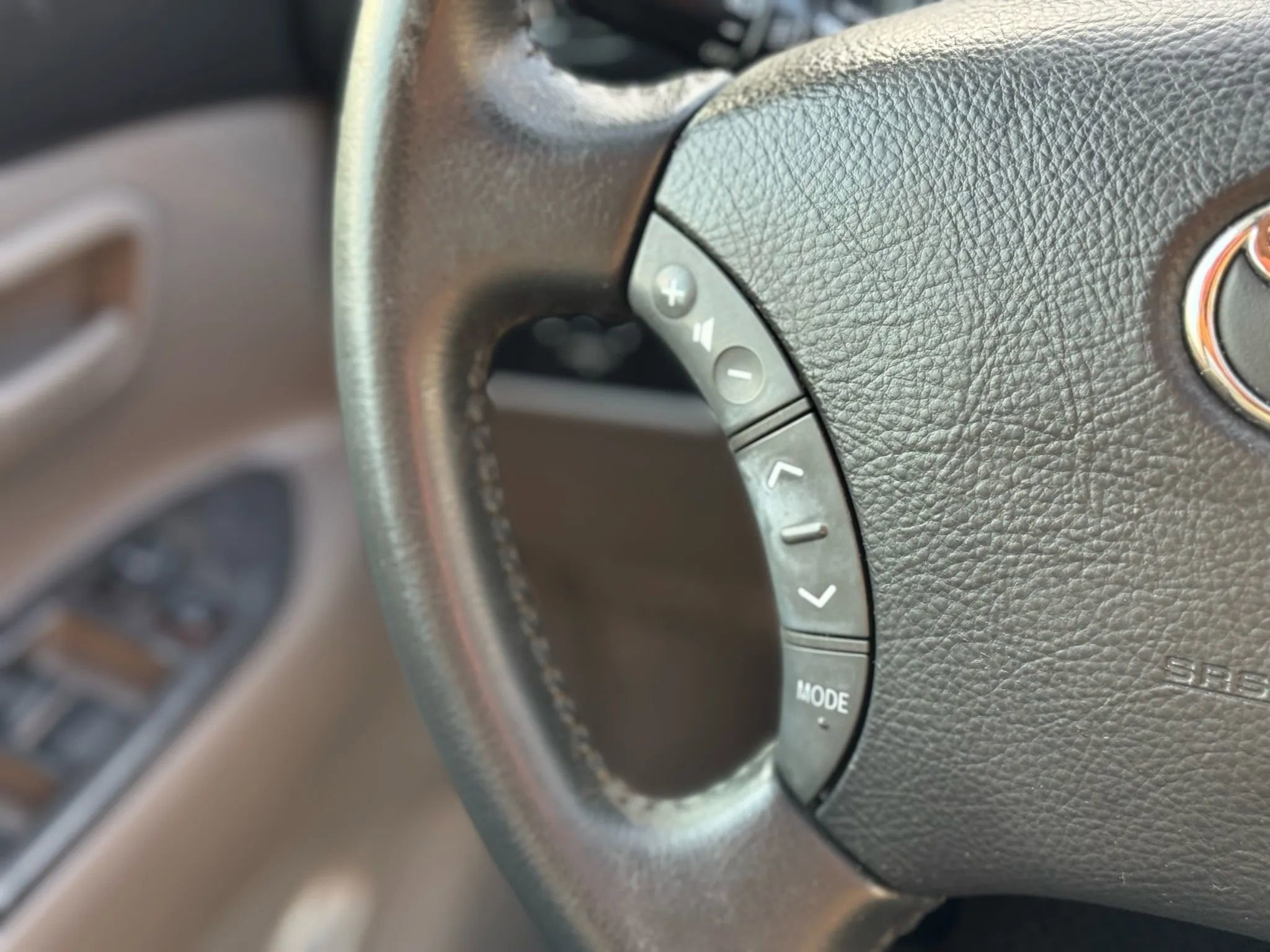 Used 2004 Toyota Land Cruiser image 35