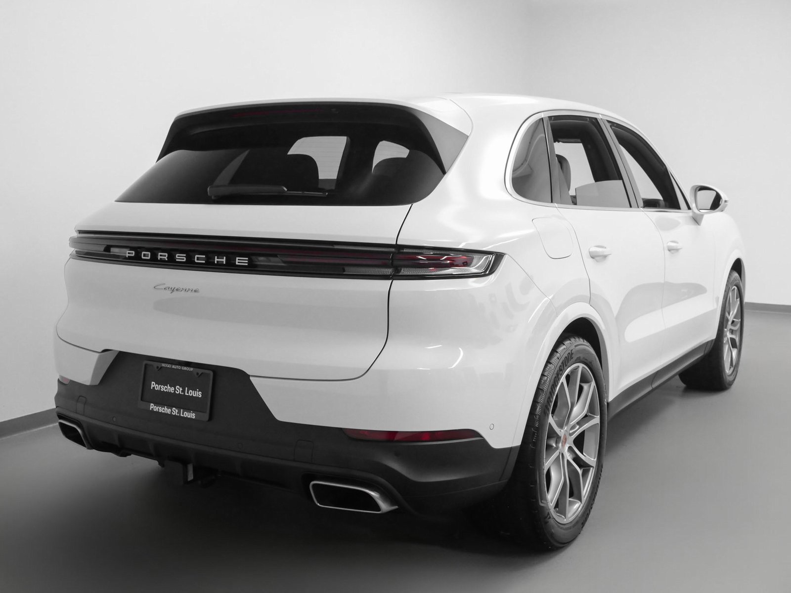 Used 2025 Porsche Cayenne image 10