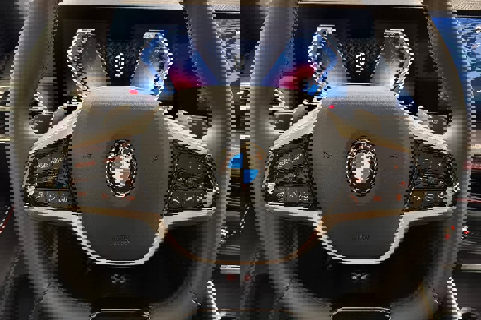 Used 2025 BMW 330i Sedan w/ Premium Package image 23