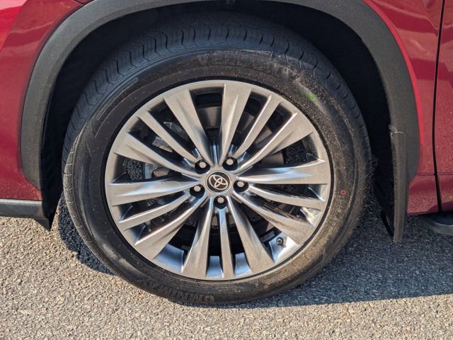 Used 2021 Toyota Highlander Platinum AWD/4WD image 10