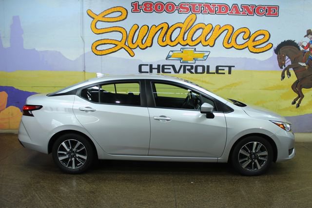 Used 2025 Nissan Versa SV image 1