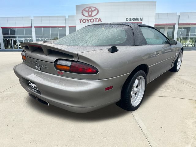 Used 2002 Chevrolet Camaro Z28 w/ SS Performance/Appearance Pkg RWD image 5