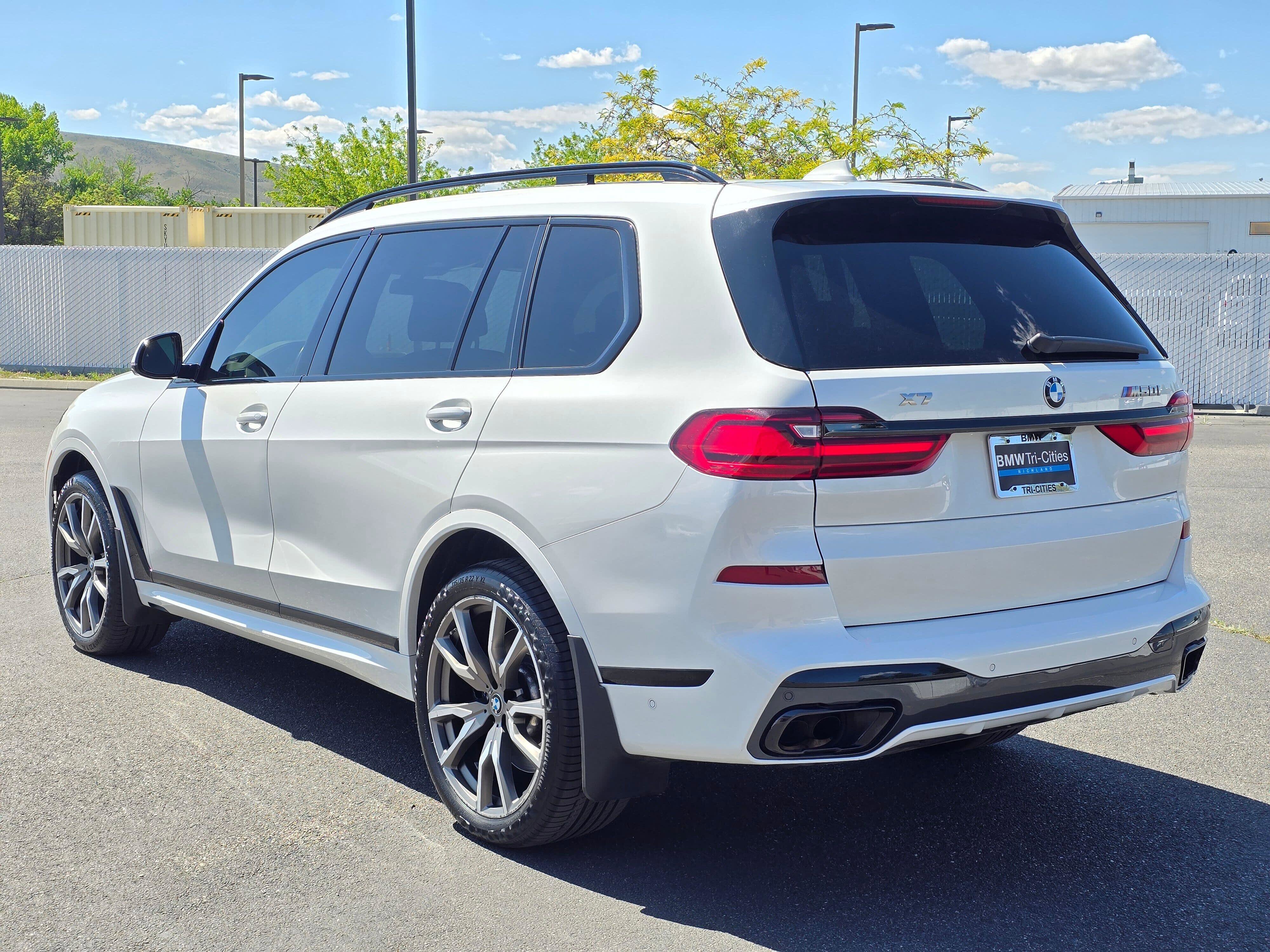 Used 2022 BMW X7 M50i AWD/4WD image 4
