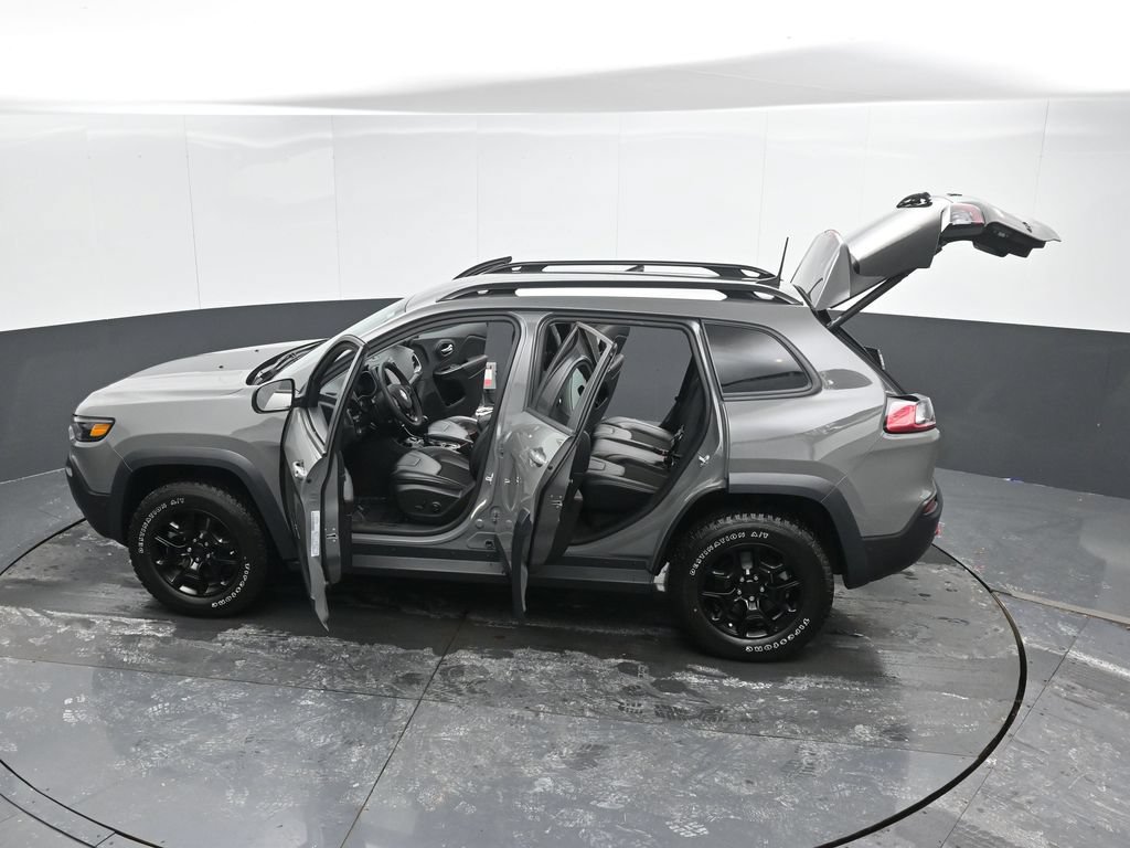 Used 2023 Jeep Cherokee Trailhawk w/ Trailer Tow Group AWD/4WD image 56