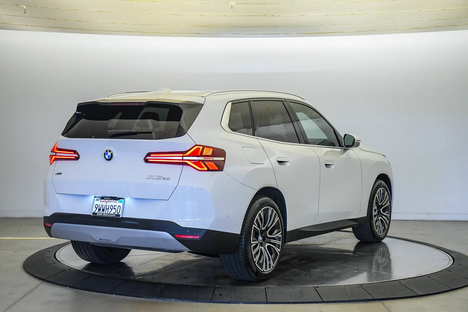 Used 2026 BMW X3 xDrive30i w/ Convenience Package AWD/4WD image 4