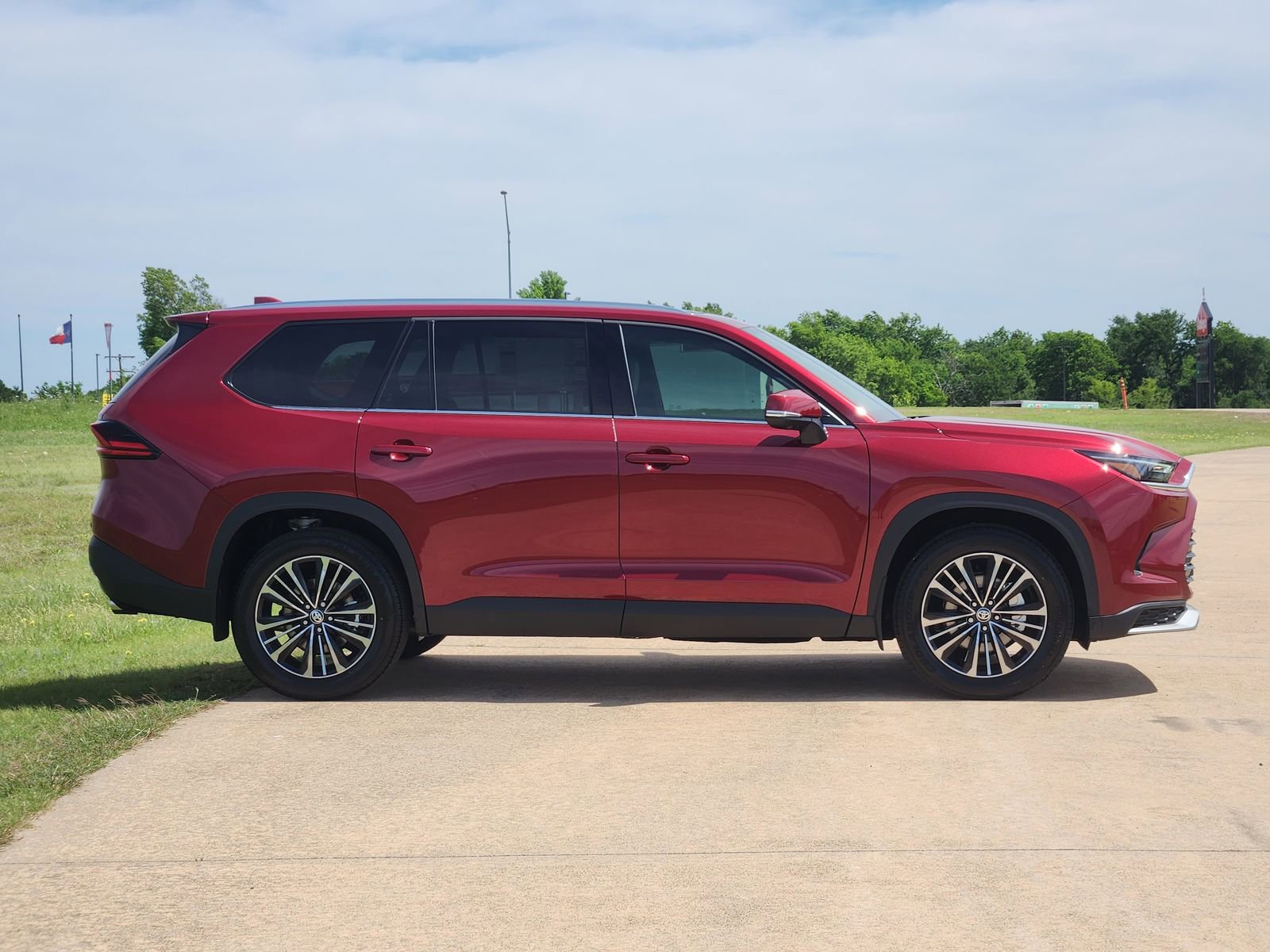 New 2026 Toyota Grand Highlander AWD Hybrid image 7