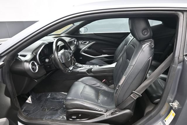 Used 2019 Chevrolet Camaro LT w/ Technology Package RWD image 6