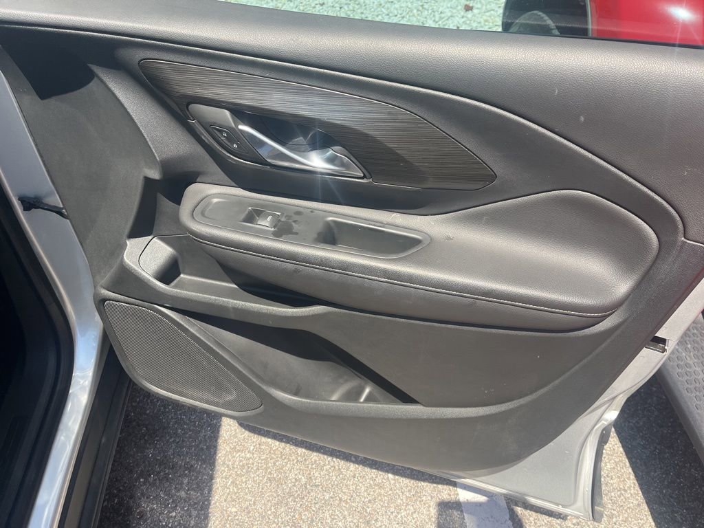 Used 2022 GMC Terrain SLE w/ Driver Convenience Package image 6